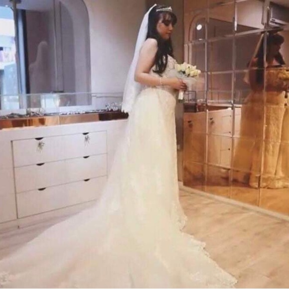 Robe de mariage haut de gamme - Picture 5 of 12